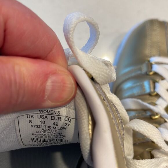 K-Swiss women’s size 10, gold white sneakers excellent condition, super fun. - Picture 8 of 8